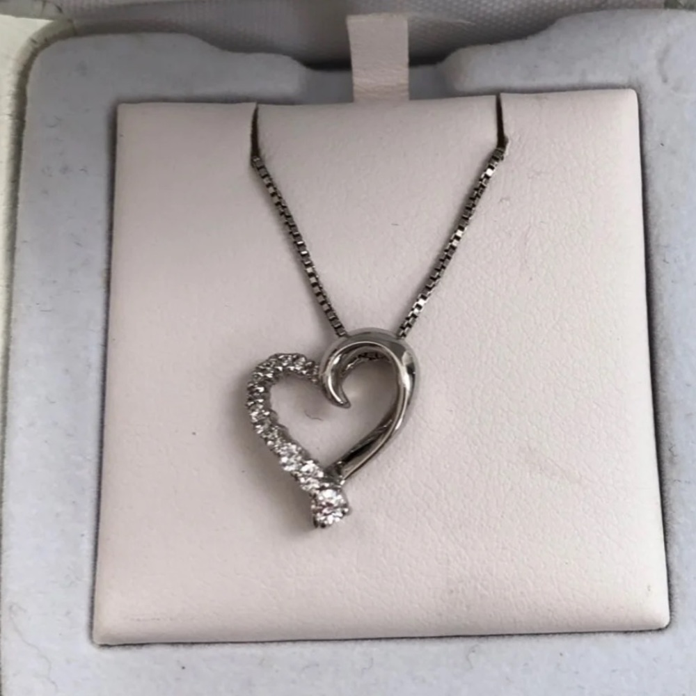 Diamond Heart Pendant Necklace